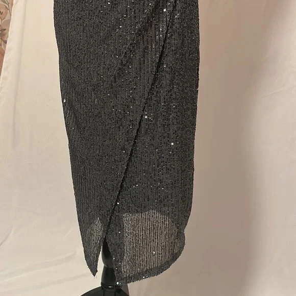 Laundry by shelli segal sequin cowl neck slip in gunmetal  size 6 - Picture 6 of 6